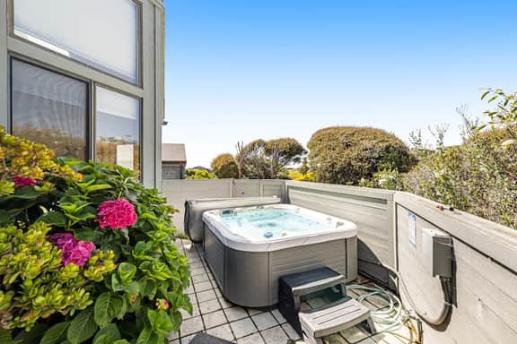 Blue Horizon - Bodega Bay Dog-Friendly Oceanview Home with Hot Tub - Image 2