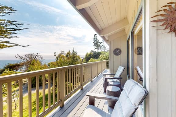 Eagle's Landing - Main House - Updated home with ocean views, private hot tub, fire table, outdoor kitchen - Image 3