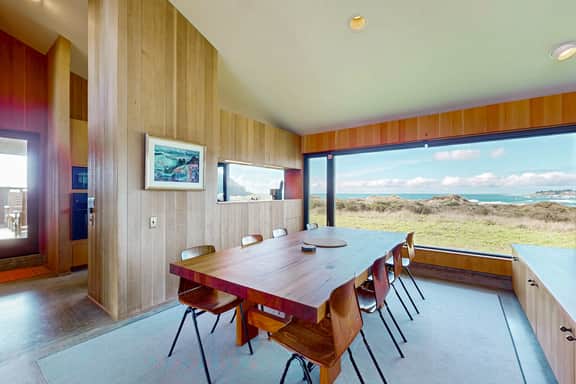 Rolling Waves Beach House - Newly remodeled oceanfront home with hot tub near Walk On Beach - Image 5
