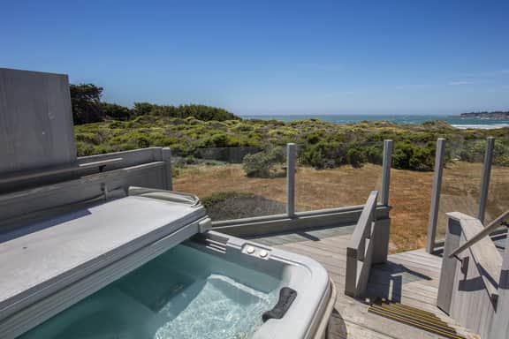 Rolling Waves Beach House - Newly remodeled oceanfront home with hot tub near Walk On Beach - Image 2