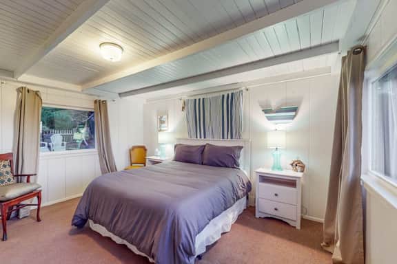 Seaside Cottage - Bodega Bay Bright Beach Cottage with Ocean Views & Fireplace - Image 5