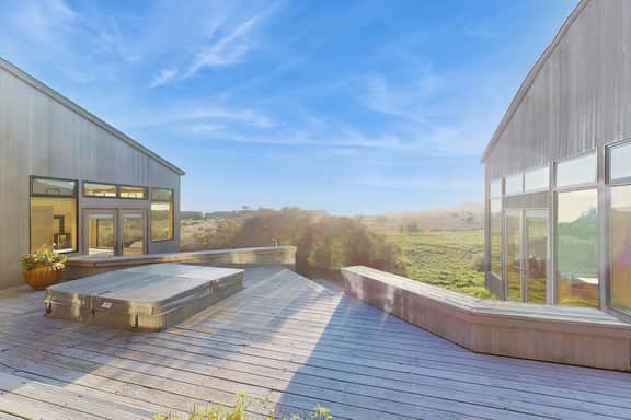 Del Mar Meadow - Meadow home with hot tub & trail access, dogs welcome - Image 2