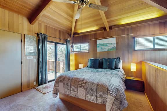 Nature's Paradise - Gualala home with partial ocean view & gas fireplace near town - Image 5