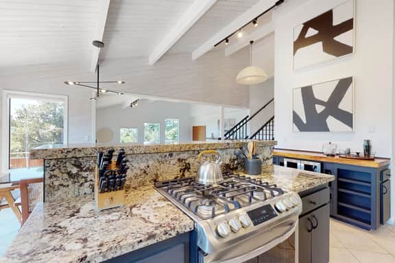 The Great Escape - Luxe Sea Ranch home with hot tub, ocean view & yoga space - Image 4