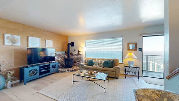The Lookout Point - Oceanfront home with fireplace & private hot tub - close to town - Image 2