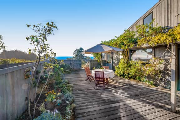 Eurella Estate - Esherick-designed home with private hot tub near Black Point, dogs welcome - Image 3