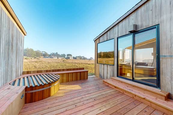 Coffee by the Sea - Ocean-view meadow home with private hot tub, dogs welcome - Image 2