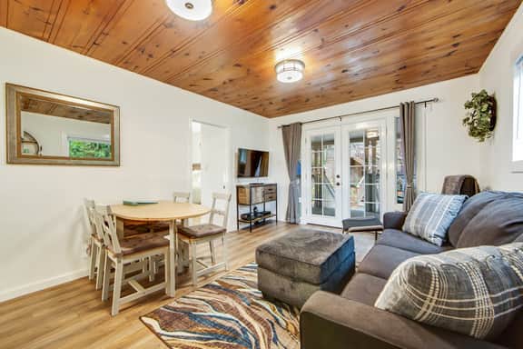 Wanderlust Cottage - Guerneville Dog-Friendly Redwood Cottage with Hot Tub - Image 3