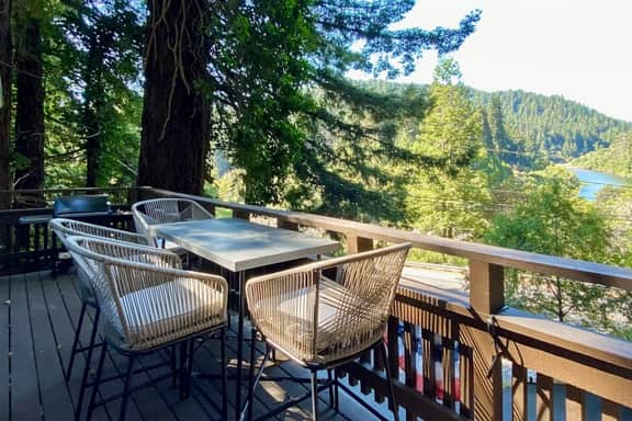 Monte Rio Vista Lodge - Dog-Friendly Russian River View Retreat with Hot Tub - Image 2
