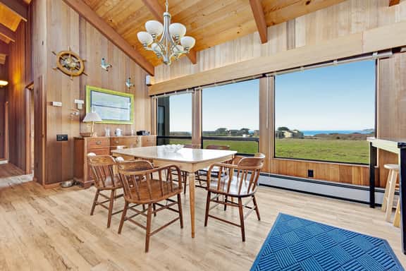 Anam Cara - Distant ocean-view home with hot tub near Walk On Beach, dogs welcome - Image 3