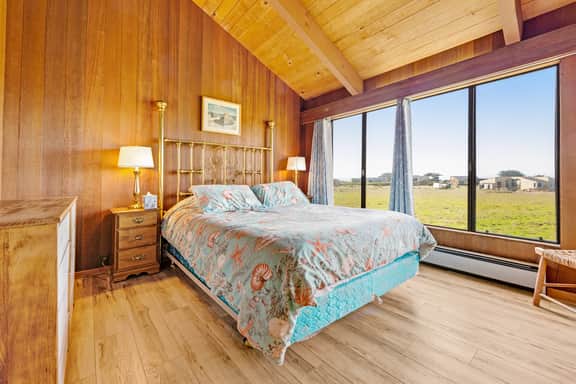 Anam Cara - Distant ocean-view home with hot tub near Walk On Beach, dogs welcome - Image 5