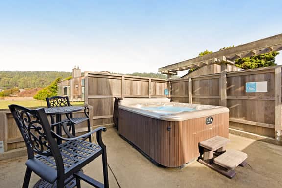 Anam Cara - Distant ocean-view home with hot tub near Walk On Beach, dogs welcome - Image 2