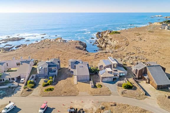 Del Mar Point - Dog-friendly home with cove views, a private hot tub, & rec center access - Image 2