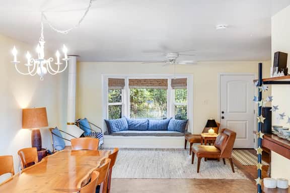 Cloverdale Creekside Retreat - Cloverdale Dog-Friendly Riverfront Cottage with Deck - Image 3