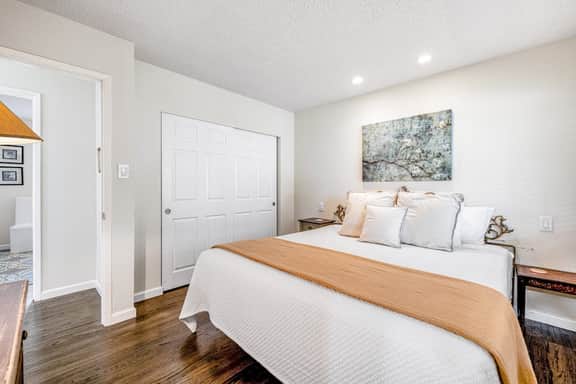 Kenwood Retreat - Kenwood Home with Bocce Court, Dog Friendly - Image 5
