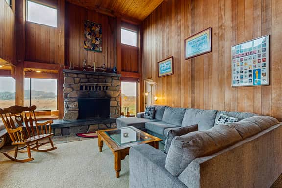 Norman House - Sea Ranch home with private hot tub near beach & playground - Image 2