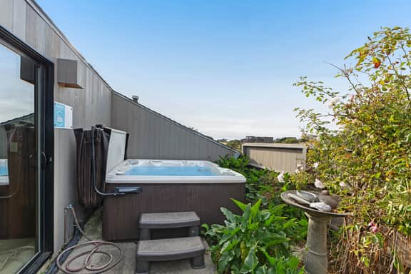 Norman House - Sea Ranch home with private hot tub near beach & playground - Image 3