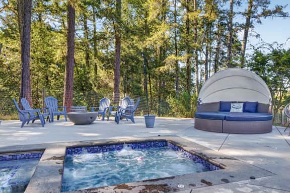 Sunny Grove Retreat - hot tub, wood-burning stove & game room, dogs welcome - Image 4