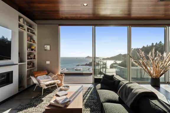 Anchor Cove - Oceanfront glass house on 5 acres, 6 person hot tub, gym - Image 3