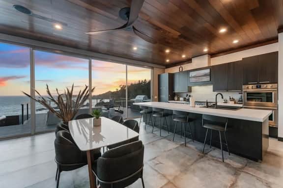 Anchor Cove - Oceanfront glass house on 5 acres, 6 person hot tub, gym - Image 4